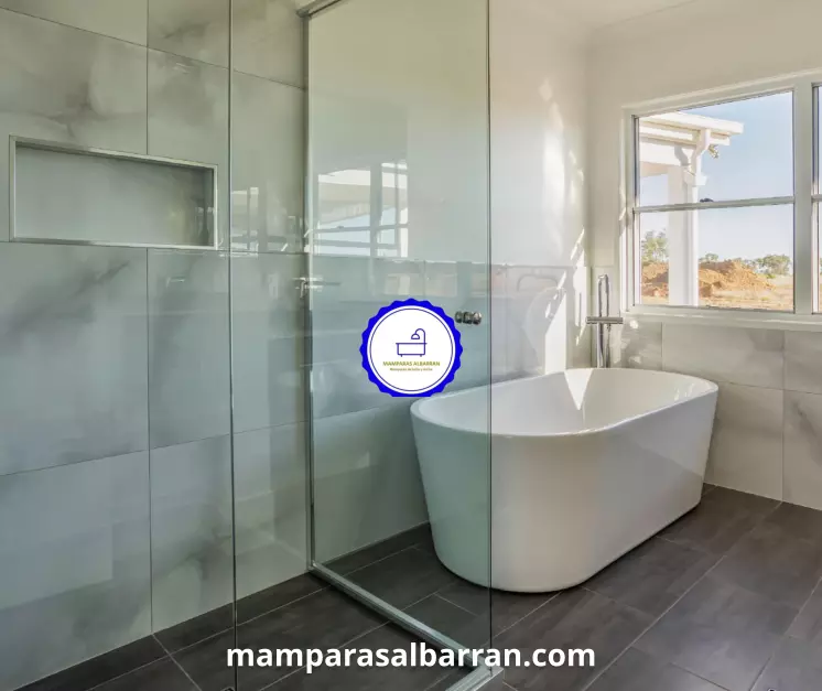 Mamparas Albarrán está en Arenas de San Pedro. Venta e instalación de mamparas de baño y ducha