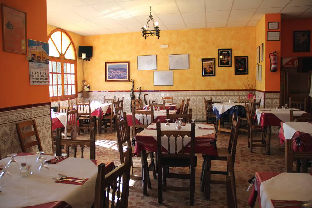 Restaurante Mesón Los Arcos en La Iglesuela del Tiétar Toledo Valle del Tiétar sur de Gredos